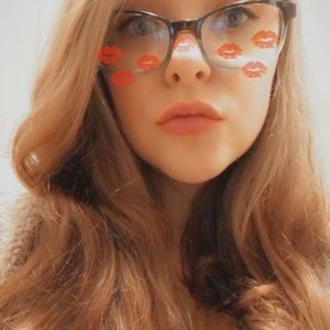 Meet your Posher, C-aira